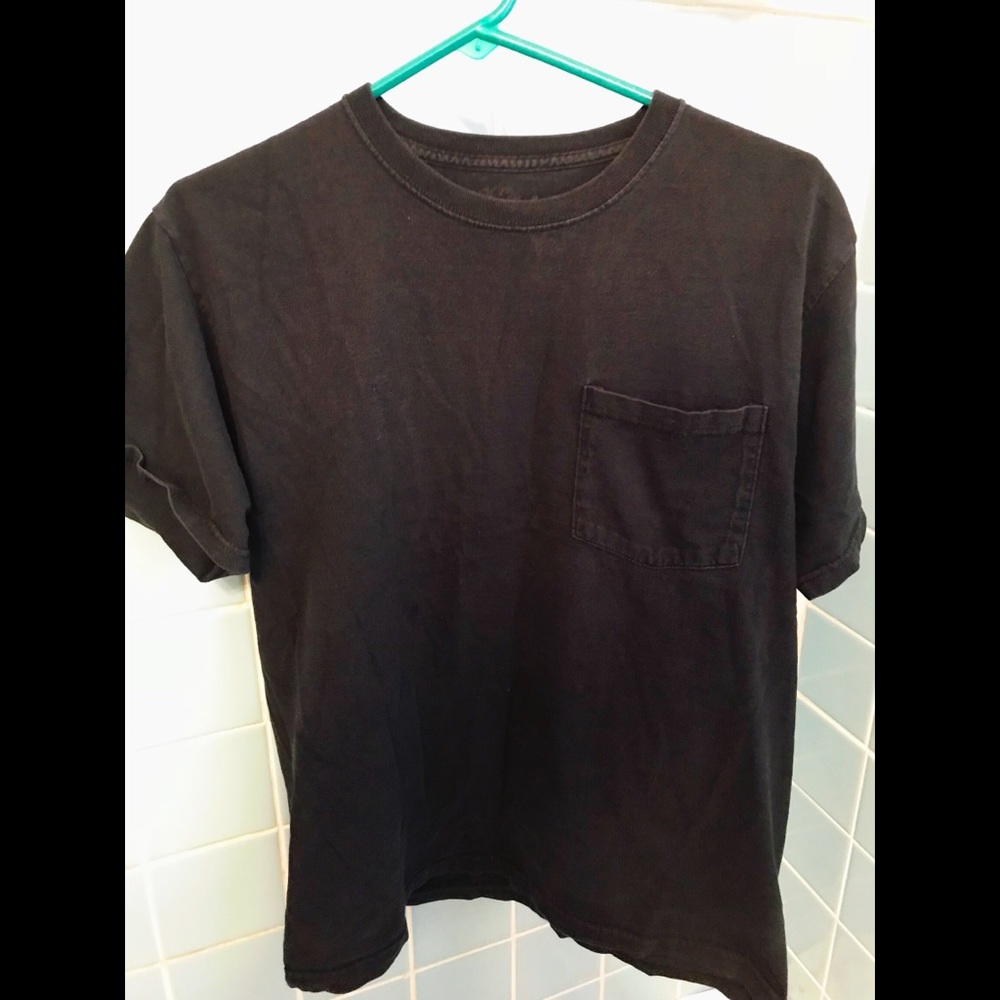 Black tee